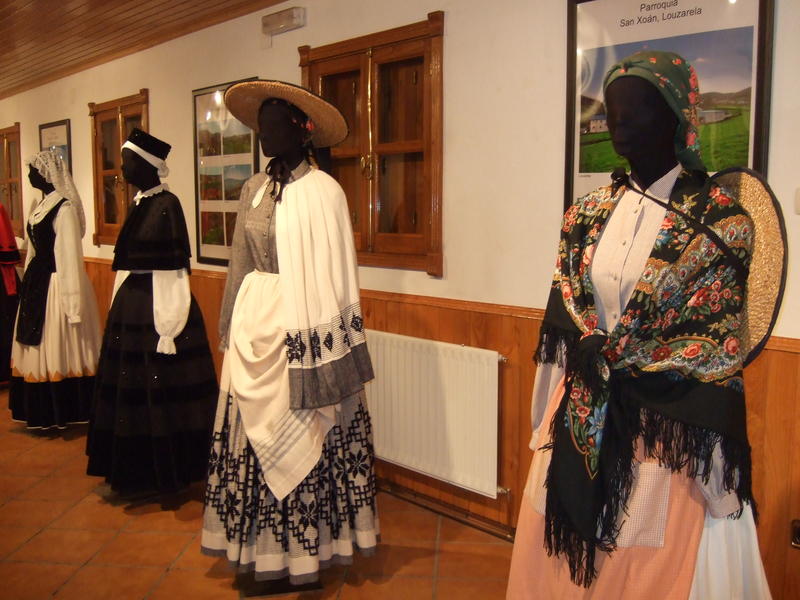 Exposición de traxes tradicionales